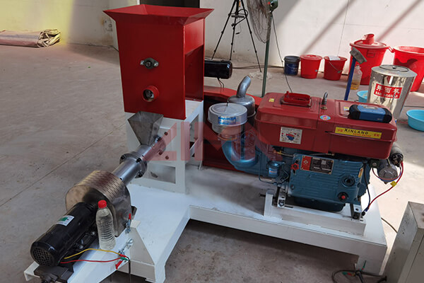 extruded fish feed machine